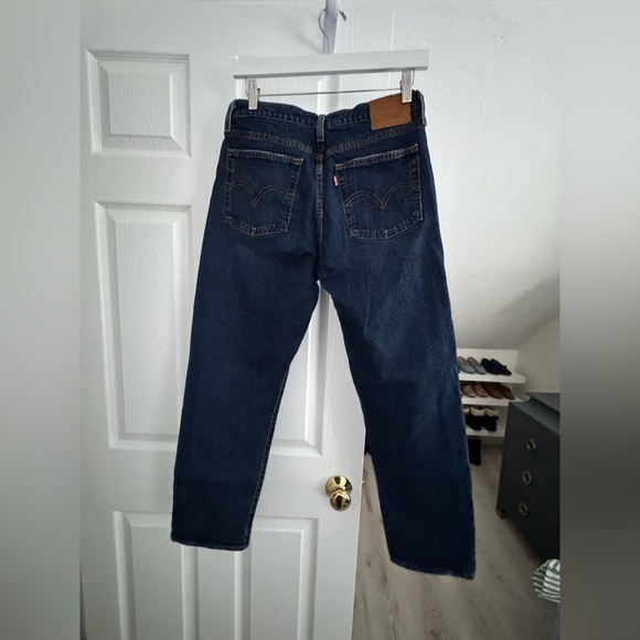 NWOT Levi Wedgie straight 28x28 dark wash - Picture 3 of 7